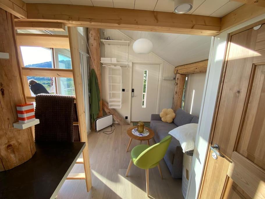 Minihus Med Drommeutsikt Til Sunnmorsalpene Apartamento Aure  Exterior foto