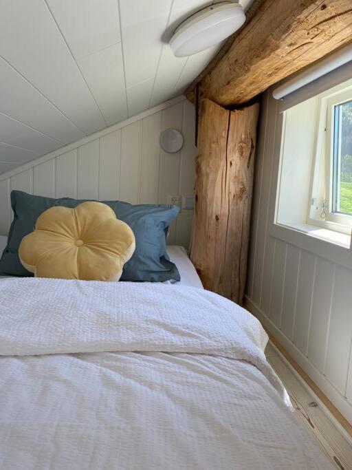 Minihus Med Drommeutsikt Til Sunnmorsalpene Apartamento Aure  Exterior foto